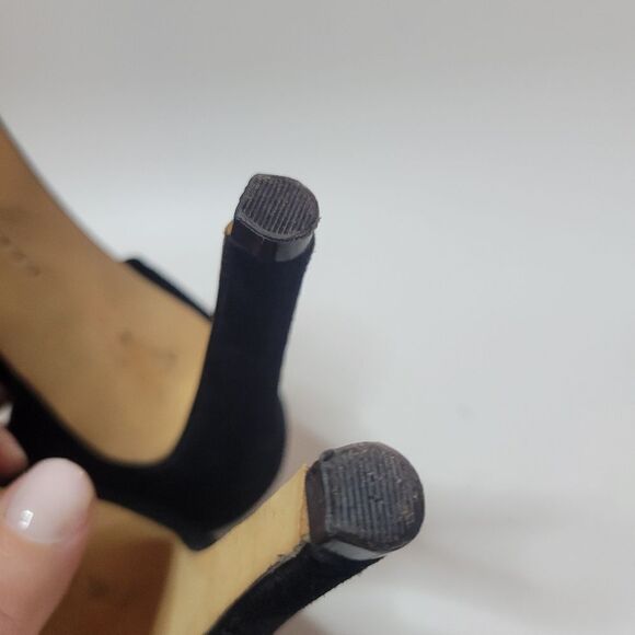 Vince Camuto Akido Leather Platform T-Strap Heels Gunmetal and Black Suede - Picture 14 of 16